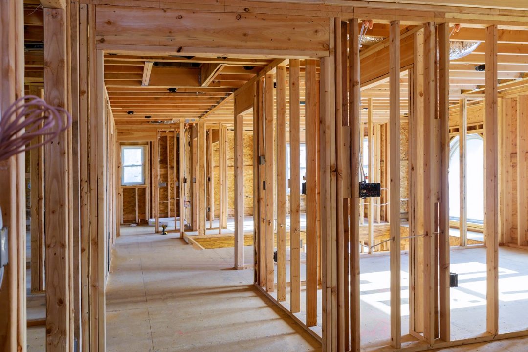 Assurance maison ossature bois : comparatif des garanties et conseils techniques en 2025