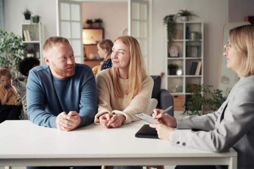 découvrez comment le nombre de pièces dans votre logement peut influencer le coût de votre assurance habitation. obtenez des conseils sur le choix de la couverture adaptée à votre situation et apprenez à optimiser vos garanties en fonction de la taille de votre maison.