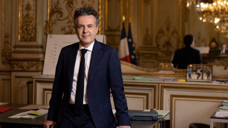 découvrez le décret pris par le gouverneur newsom pour lutter contre la crise climatique : objectifs, mesures et impacts sur la transition écologique en californie.
