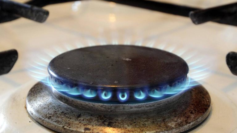 découvrez les dernières nouveautés 2026 concernant le smic, les tarifs du gaz et l'assurance habitation pour mieux préparer votre budget.