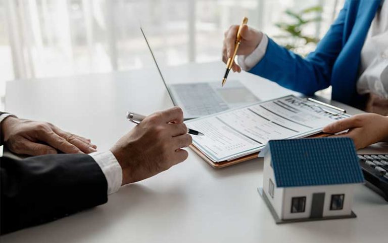 découvrez comment gérer une assurance habitation résiliée après des dommages causés par vos véhicules et les solutions pour retrouver une couverture adaptée.