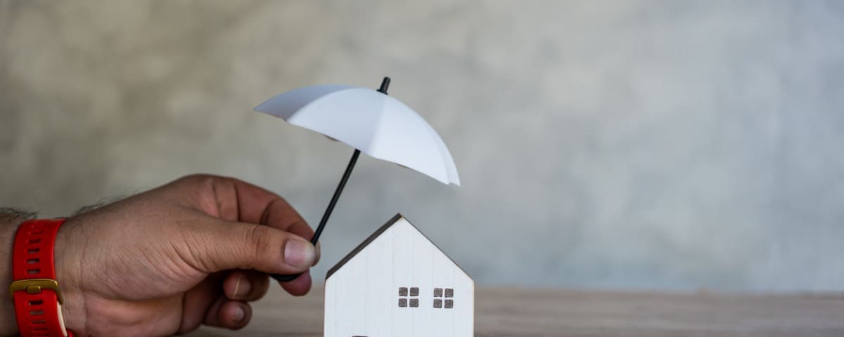 découvrez les raisons de la hausse des primes d'assurance habitation et comment protéger votre budget face à l'augmentation des coûts.