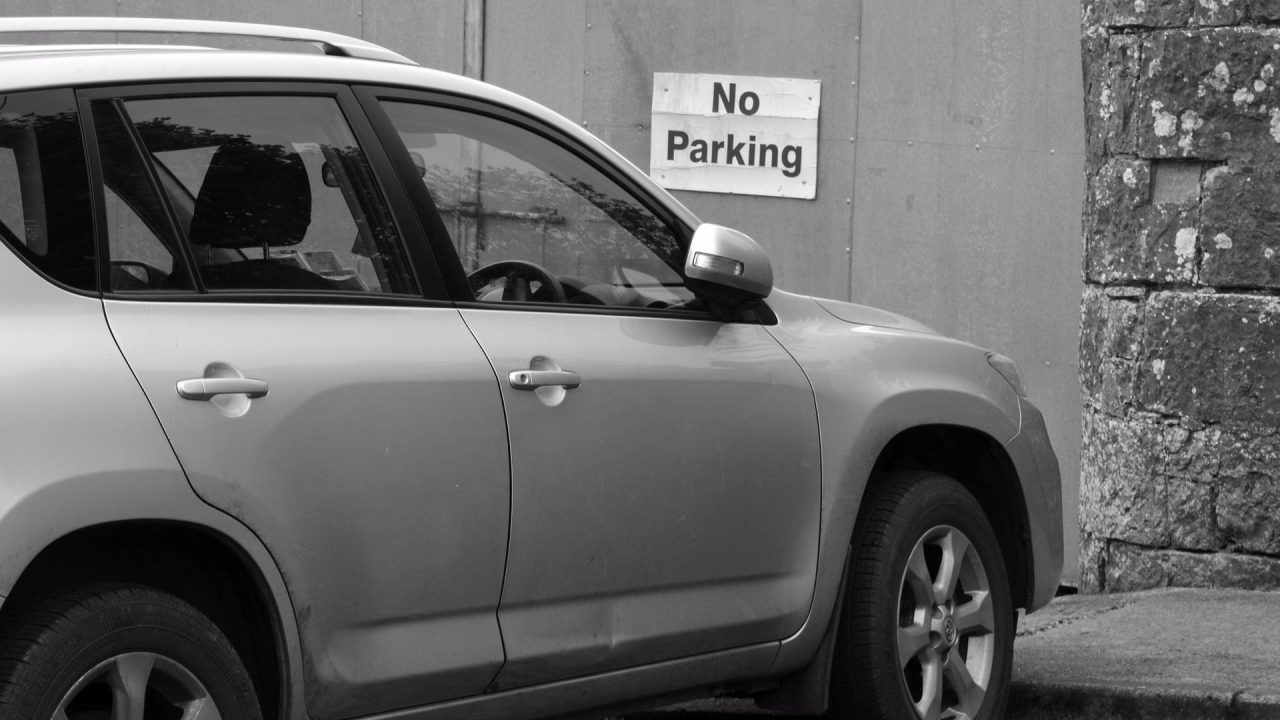 découvrez quelles activités sont interdites dans le garage pour assurer sécurité et conformité. évitez les risques en respectant les règles essentielles.