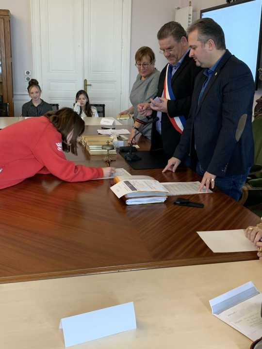 découvrez le compte rendu de la 2e séance de la nouvelle mandature à carquefou, avec les principales décisions et discussions municipales.