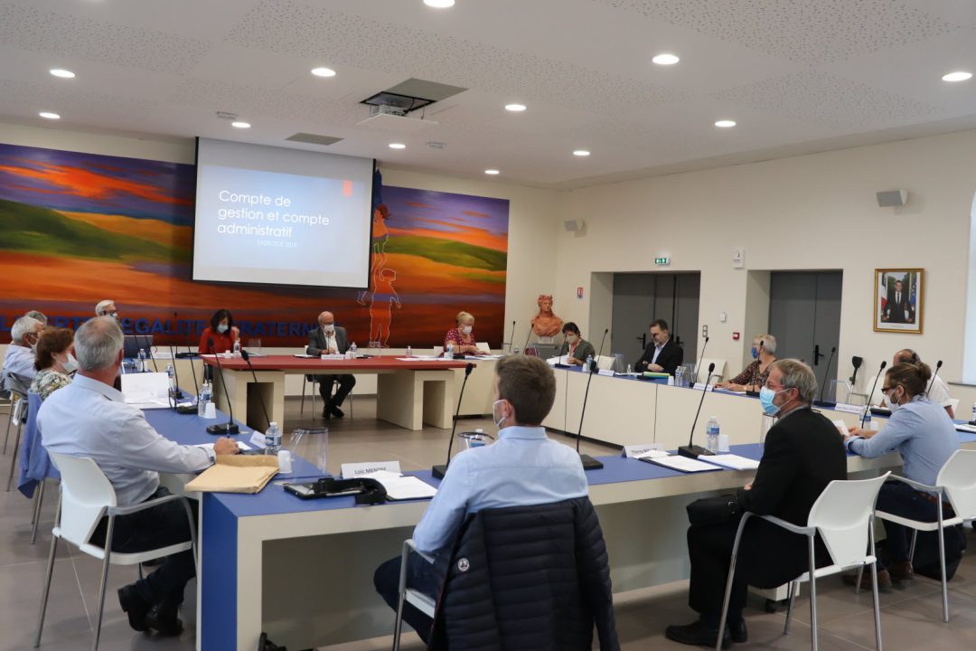 découvrez les détails du budget et des taxes 2026 adoptés à gommenec’h, avec les principales décisions financières et impacts pour les habitants.