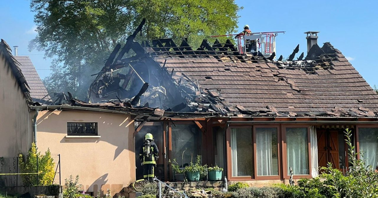 une explosion de gaz a eu lieu, entraînant l'évacuation d'un octogénaire et la blessure d'une pompière. découvrez les détails de cet incident et les mesures de sécurité mises en place.